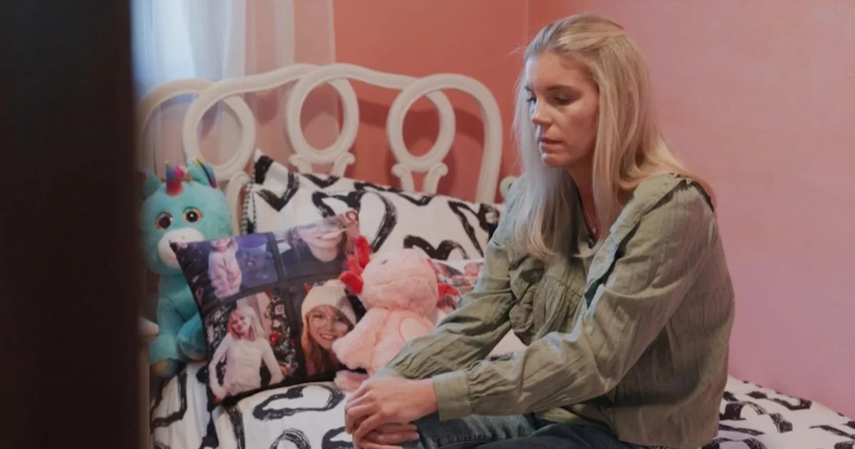 Featured image for Parents Urged to Limit Nighttime Phone Use After Youth Suicide Cases