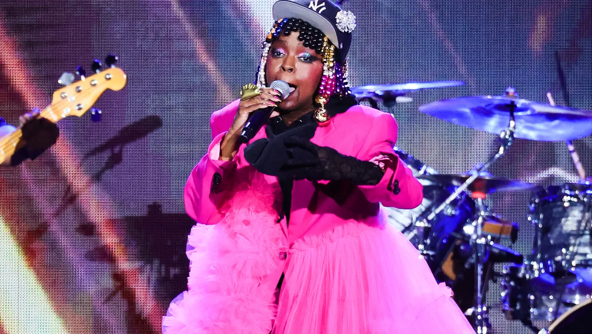 Featured image for Lauryn Hill's Philadelphia Concert Delayed on Doctor's Advice