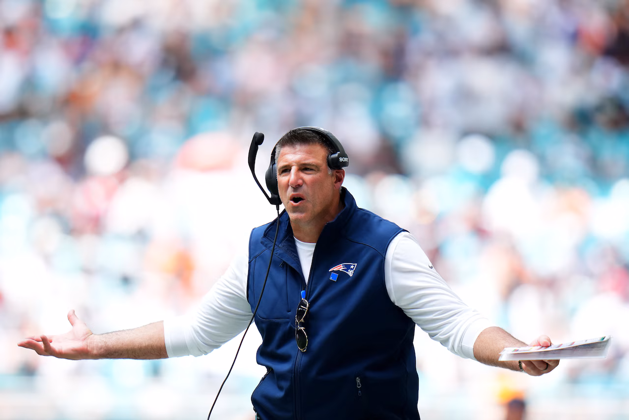 Featured image for Patriots' Defense and Key Matchup Challenges Against Steelers