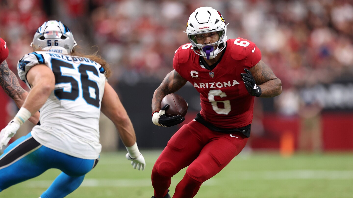Featured image for Cardinals RB James Conner to Undergo Season-Ending Surgery, Backup Backs to Step Up