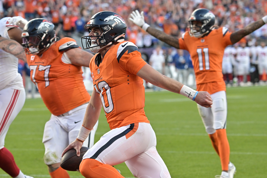 Featured image for Broncos' Historic Fourth-Quarter Comeback Secures Win Over Giants