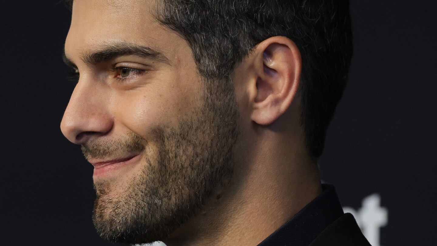 Featured image for "Jimmy Garoppolo's Foot and Chemistry with Las Vegas Raiders Key to Success"