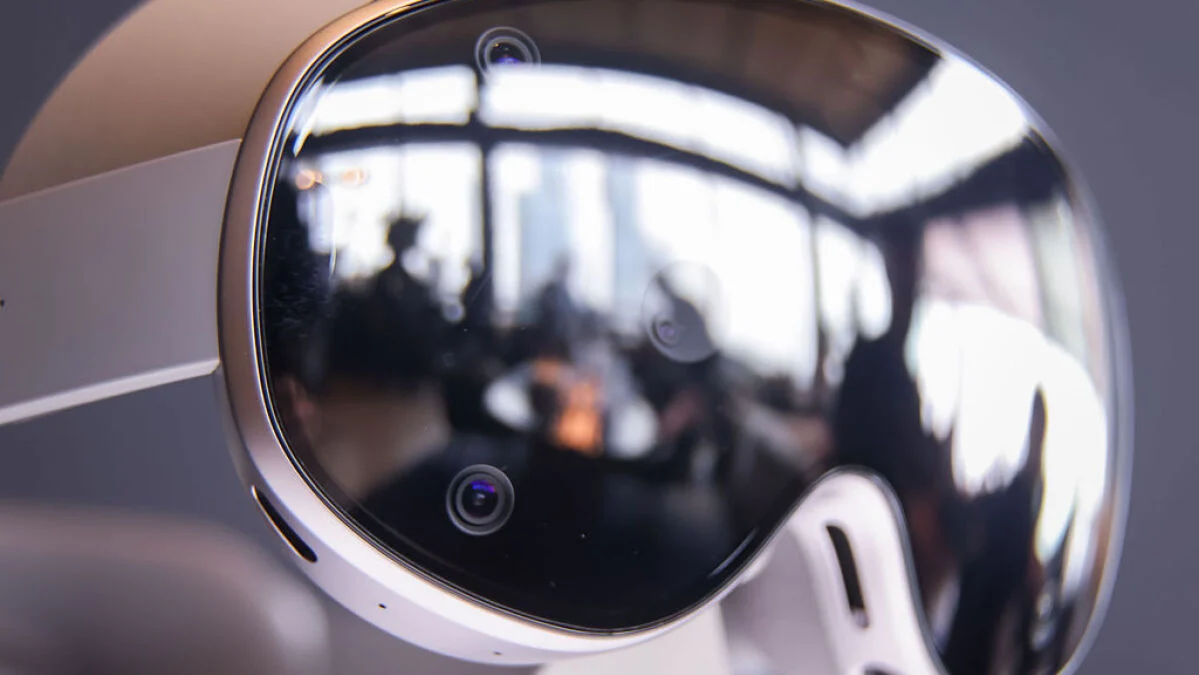 Featured image for Samsung Galaxy XR: A Budget-Friendly Android XR Headset with Mixed Reviews