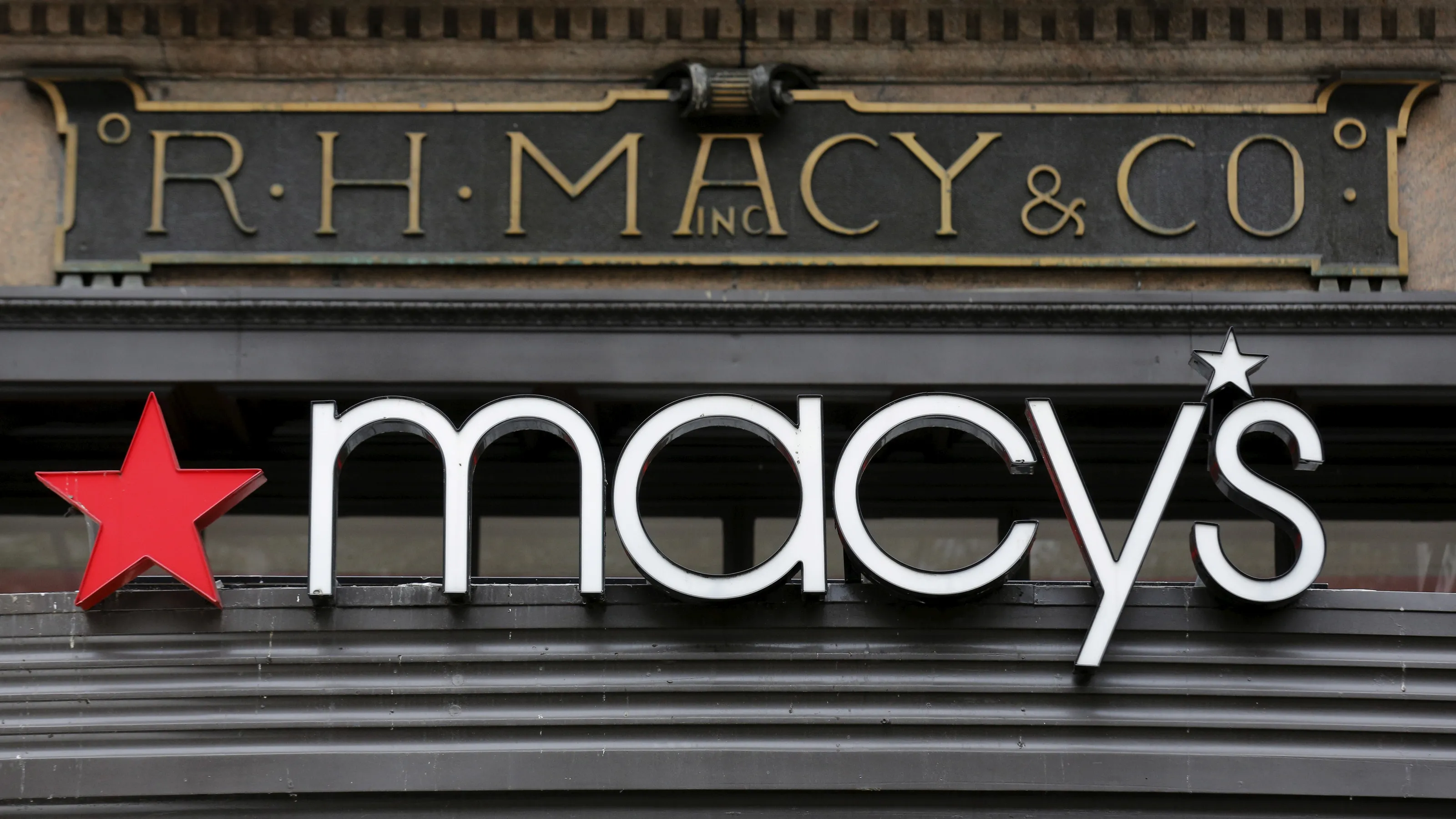 Featured image for Macy's Announces Closure of Multiple Stores Nationwide
