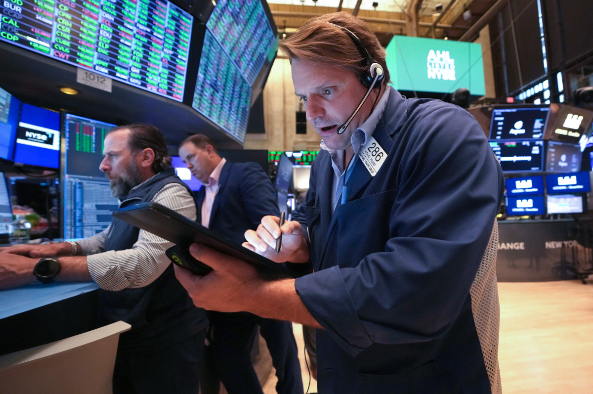 Featured image for Goldman Sachs Predicts 2026 Market Boom and Key Sector Opportunities