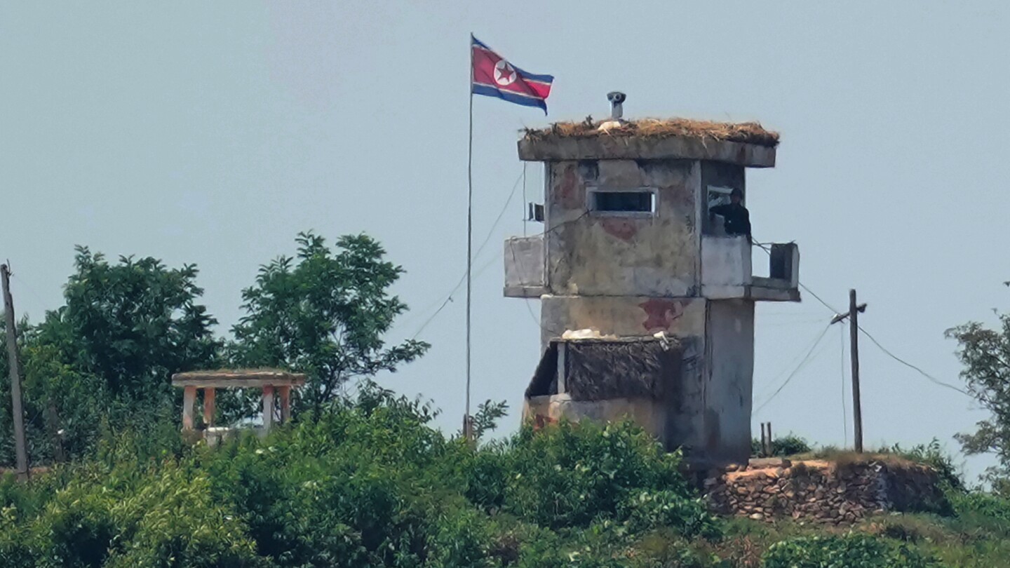 Featured image for North Korean Soldier Defects to South Korea at Fortified Border