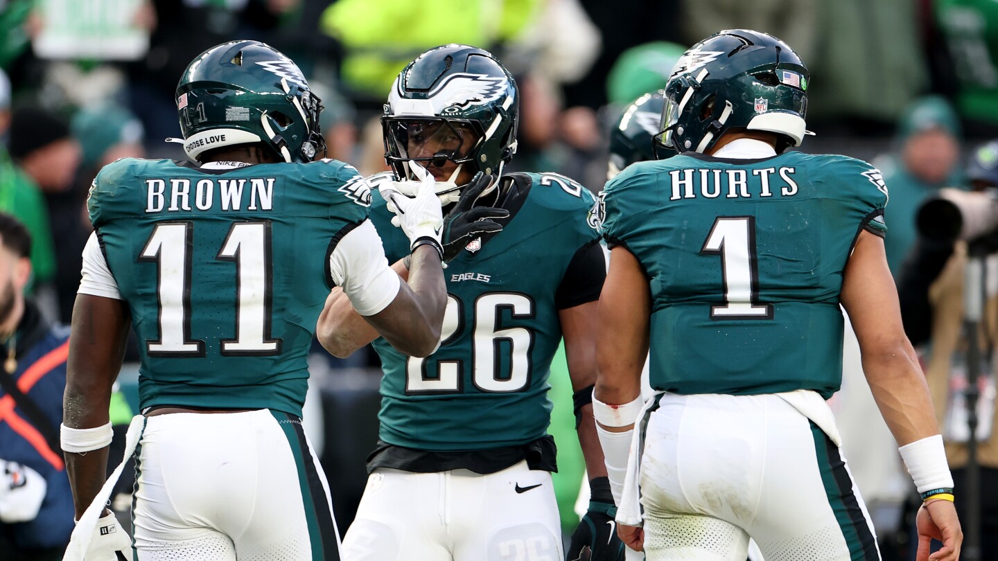 Featured image for Eagles' Key Players Hold Private Meeting to Address Offense Issues