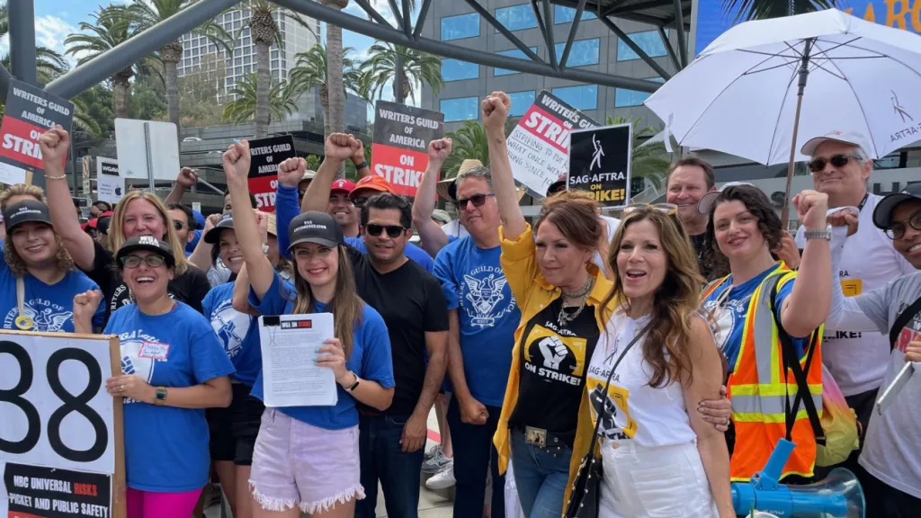 Featured image for NBCUniversal Reopens Sidewalk for Writers Guild, SAG-AFTRA Picketers