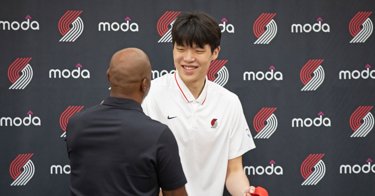 Featured image for Trail Blazers' Bold Draft Choice Yang Hansen Sparks Excitement in Portland