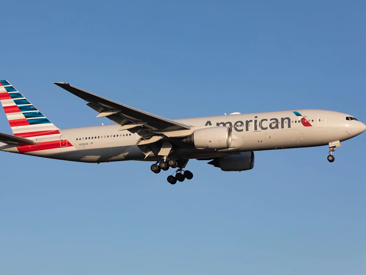 Featured image for Brothers Stranded for 2 Days After American Airlines Cancels Connecting Flight Without Vouchers