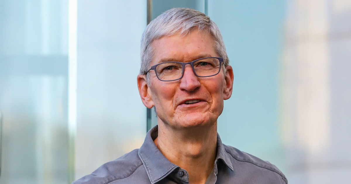 Featured image for Apple's iPhone 17 Sales Surge Sparks Record-Breaking Rebound