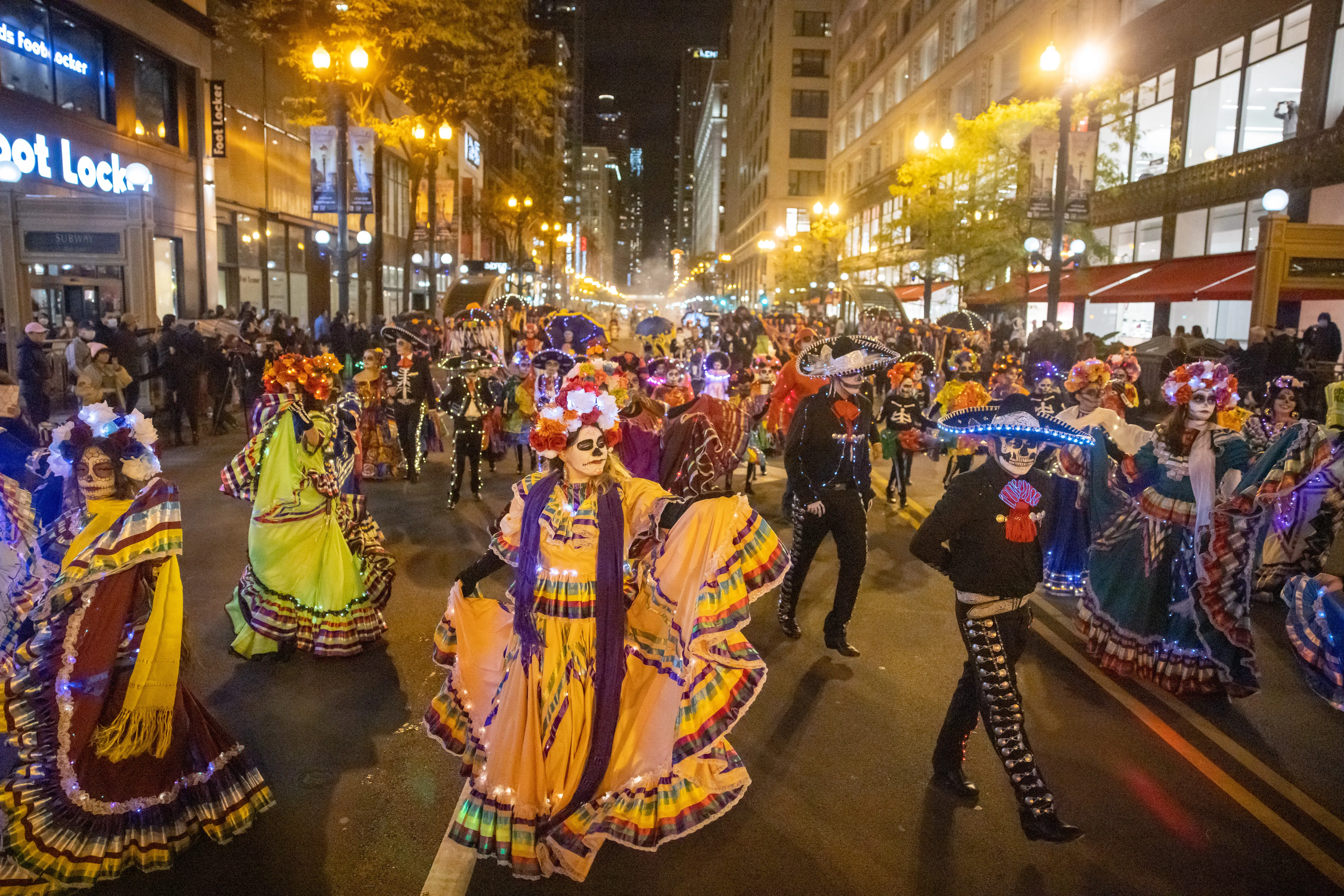 Featured image for "Exciting Weekend in Chicago: Arts, Vintage Fest, Pup Crawl, and More!"