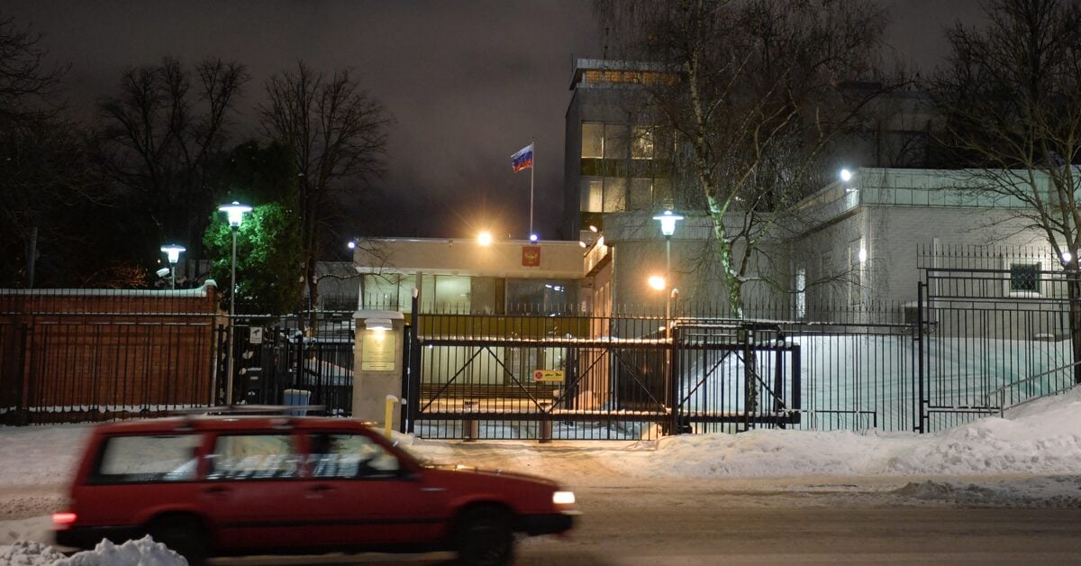 Featured image for Sweden expels 5 Russian diplomats over suspected spying.