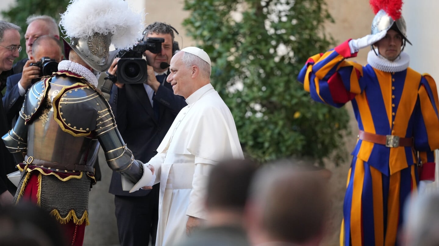 Featured image for Pope Celebrates Swiss Guards' New Uniforms and Dedication