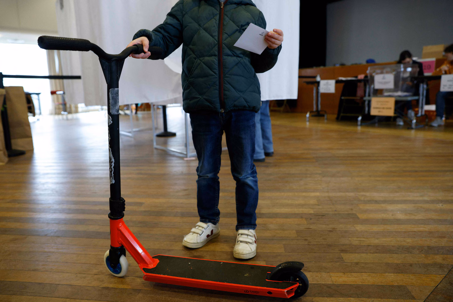 Featured image for Paris Bans Rental E-Scooters After Referendum