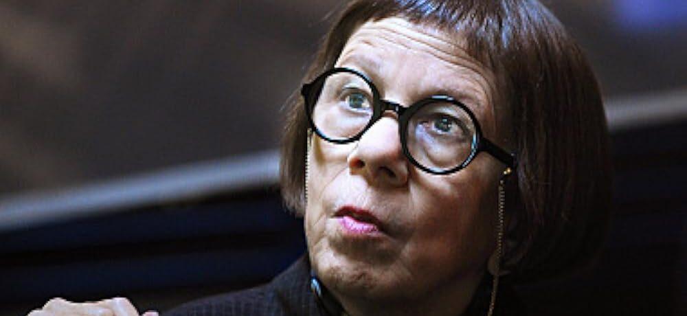 Featured image for Oscar Winner Linda Hunt Makes Rare Public Appearance