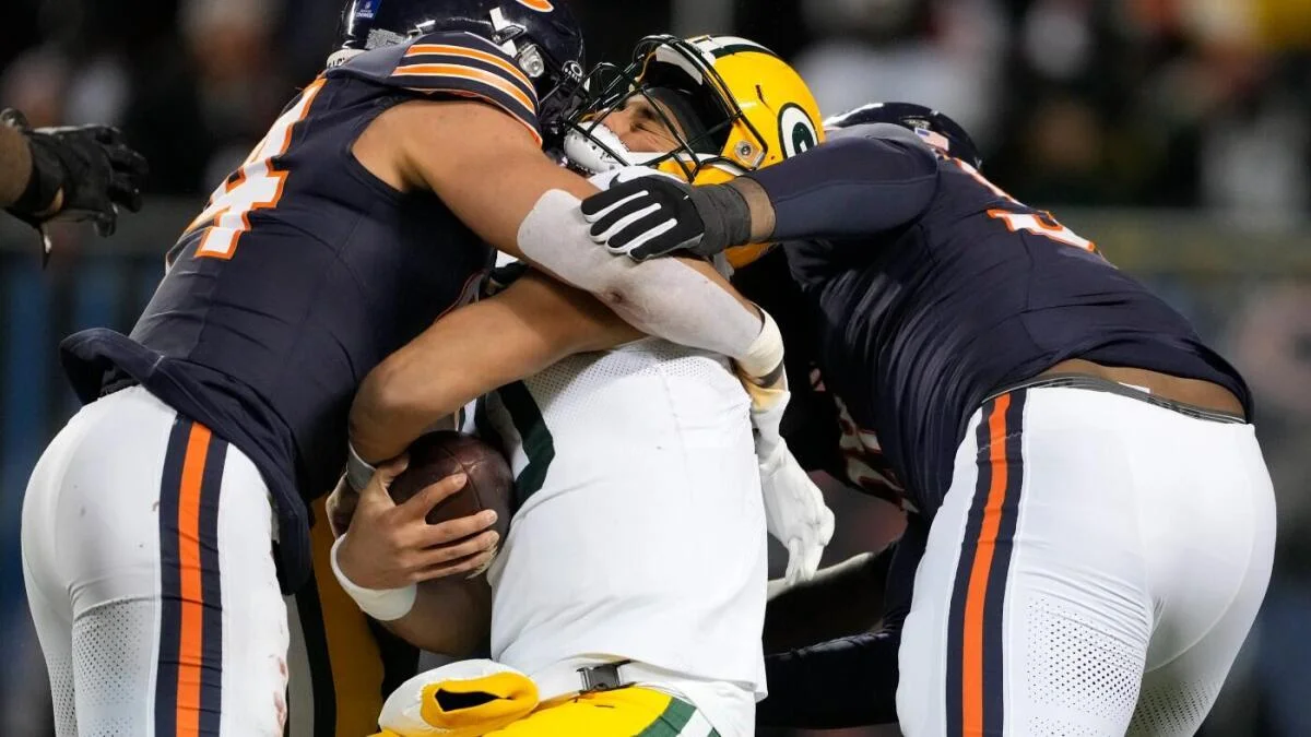 Featured image for Bears vs. Packers Week 16: Live Scores, Highlights, and Playoff Implications
