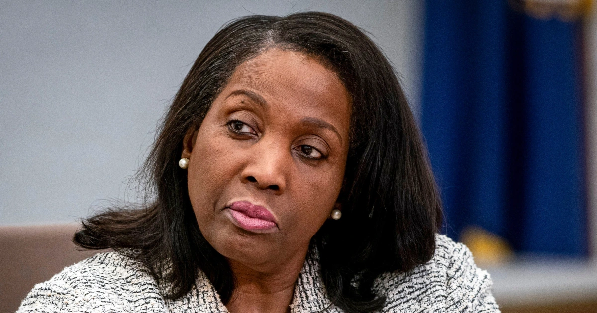 Featured image for Supreme Court Temporarily Upholds Fed's Lisa Cook Amid Ongoing Legal Battle