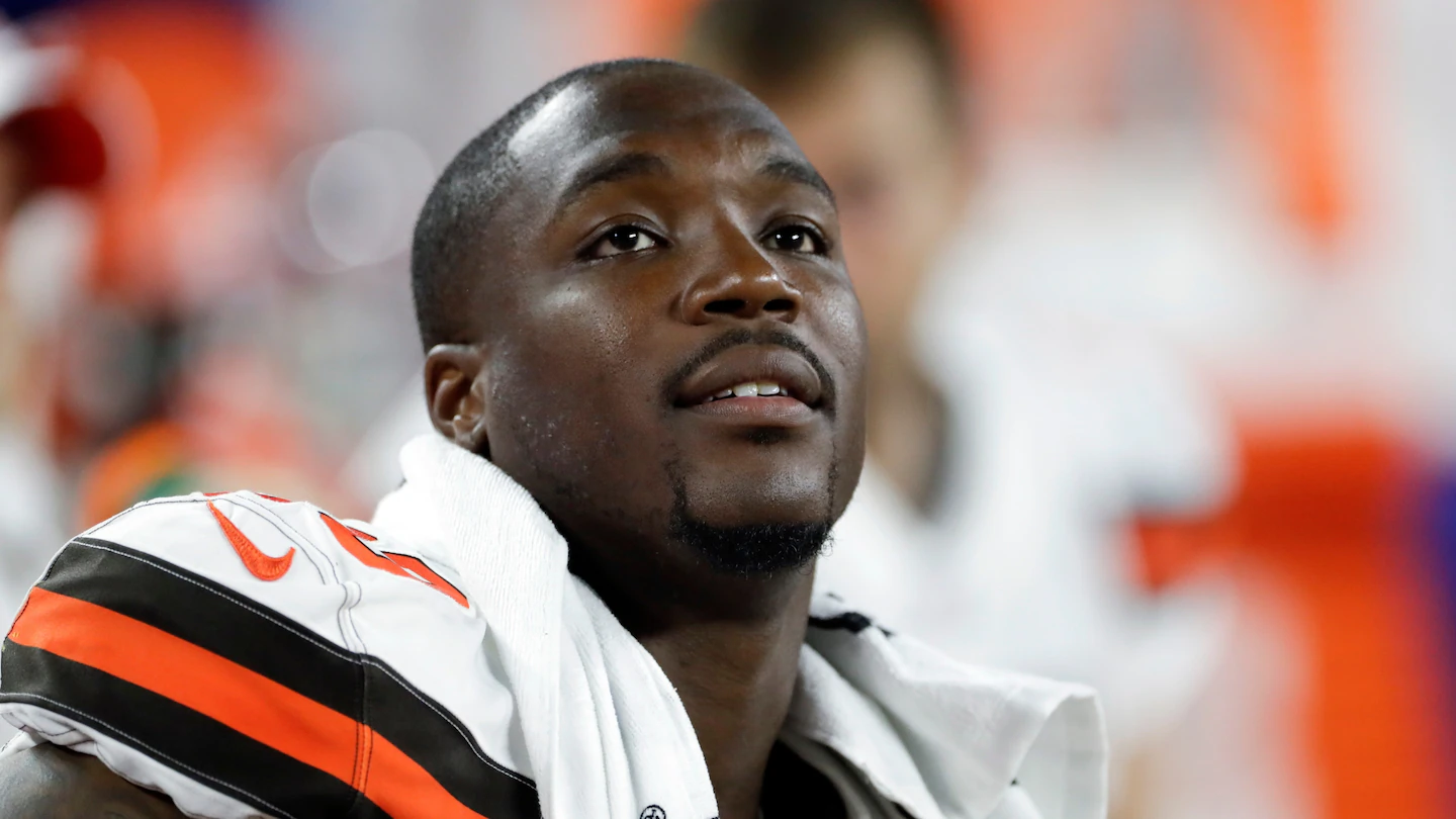 Featured image for Former NFL player Chris Smith dies at 31.