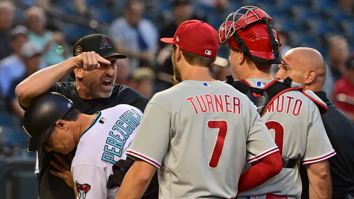 Featured image for J.T. Realmuto hits for cycle in Phillies' loss to Diamondbacks.