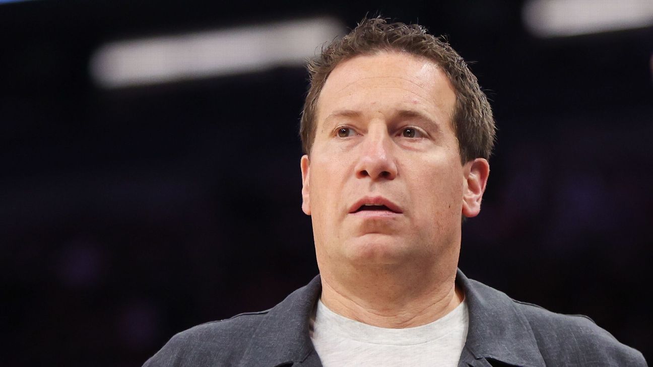 Featured image for Minority Owners Sue Phoenix Suns and Mat Ishbia Over Records and Management Disputes