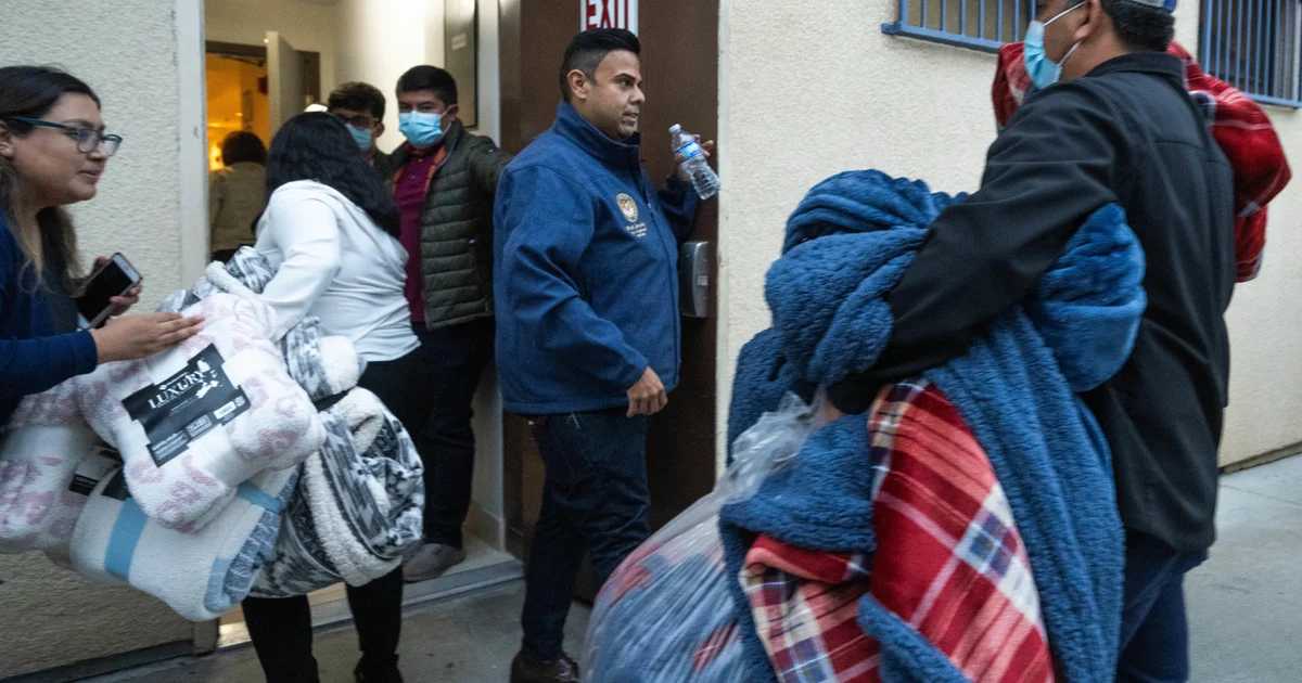 Featured image for Texas Sends Another Busload of Migrants to Los Angeles