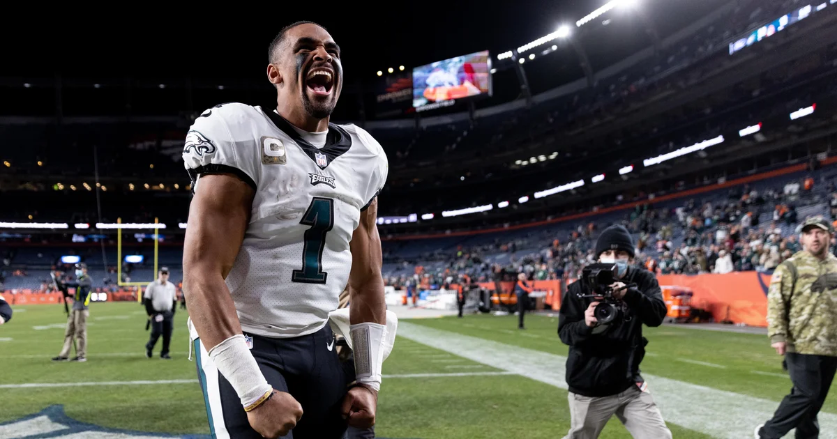 Featured image for How to Watch Eagles vs. Broncos NFL Week 5 Live