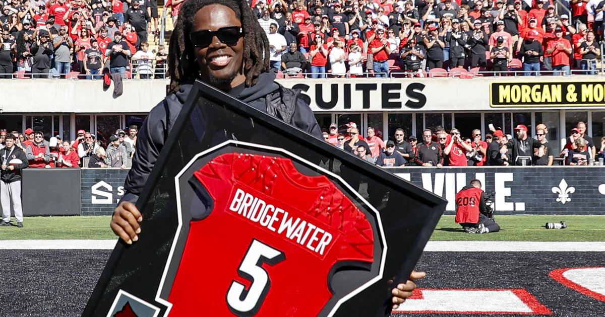 Featured image for Support Grows for Teddy Bridgewater Amid Suspension from Miami Northwestern Coaching