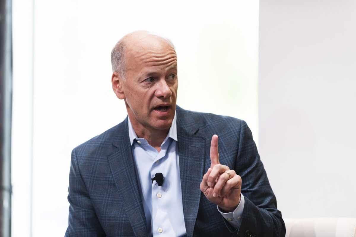 Featured image for Silicon Valley Bank CEO and CFO Resign After Bank Failure