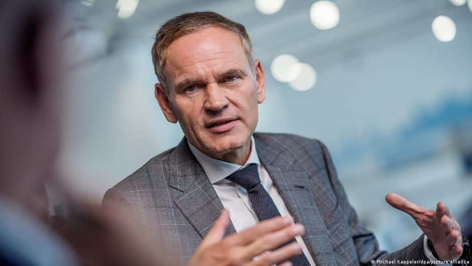 Featured image for Porsche Considers Ex-McLaren Executive Leiters as New CEO