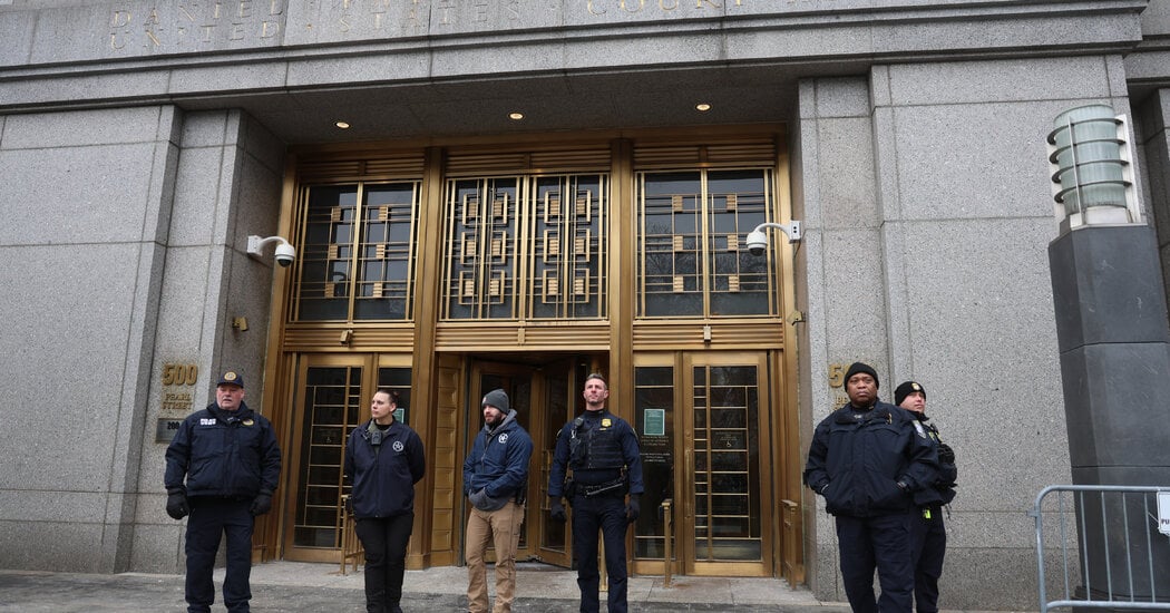 Featured image for Maduro Declares Himself a 'Prisoner of War' in Court