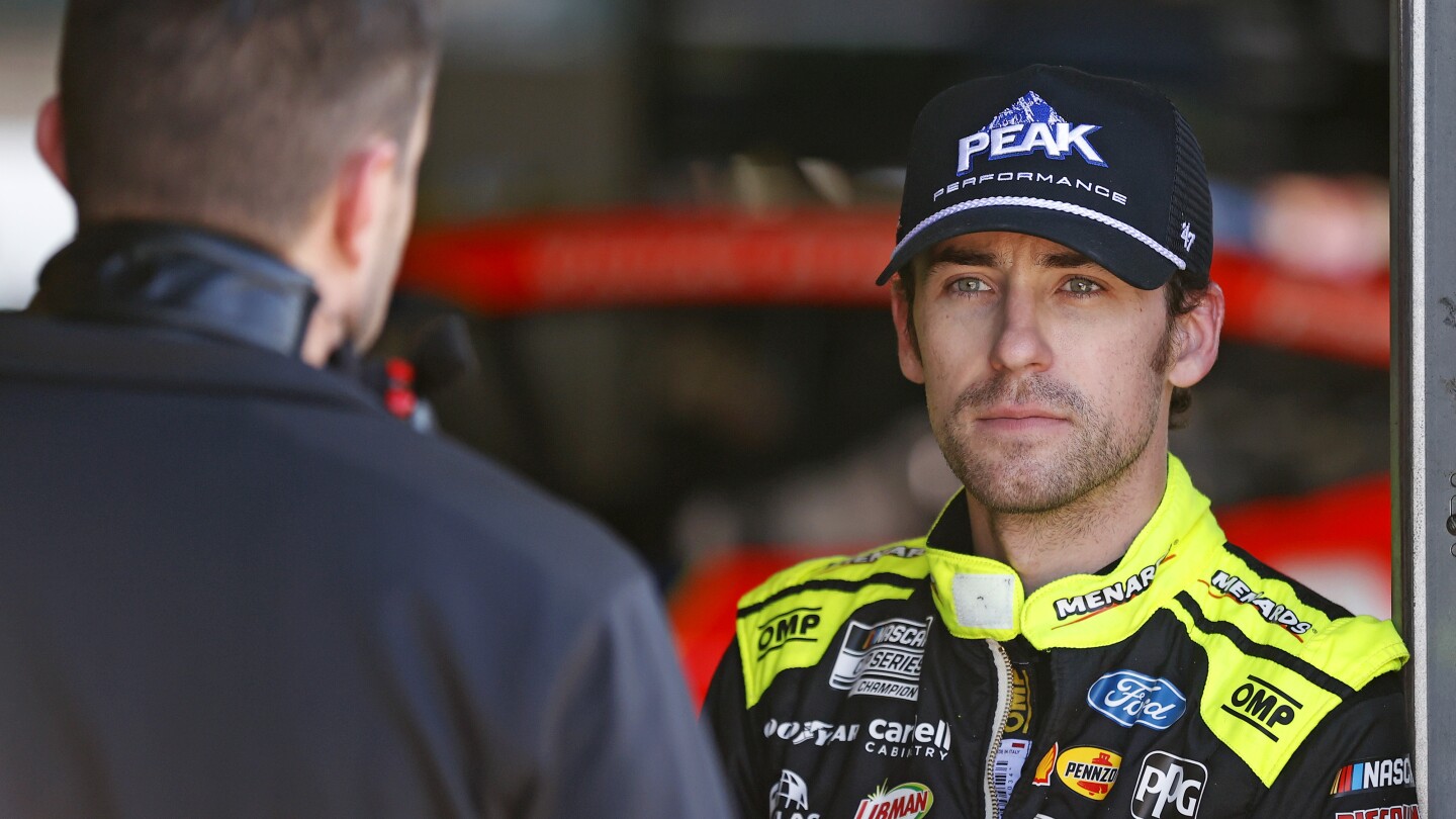 Featured image for Daytona NASCAR Weekend: Lineups, Schedule, and Highlights