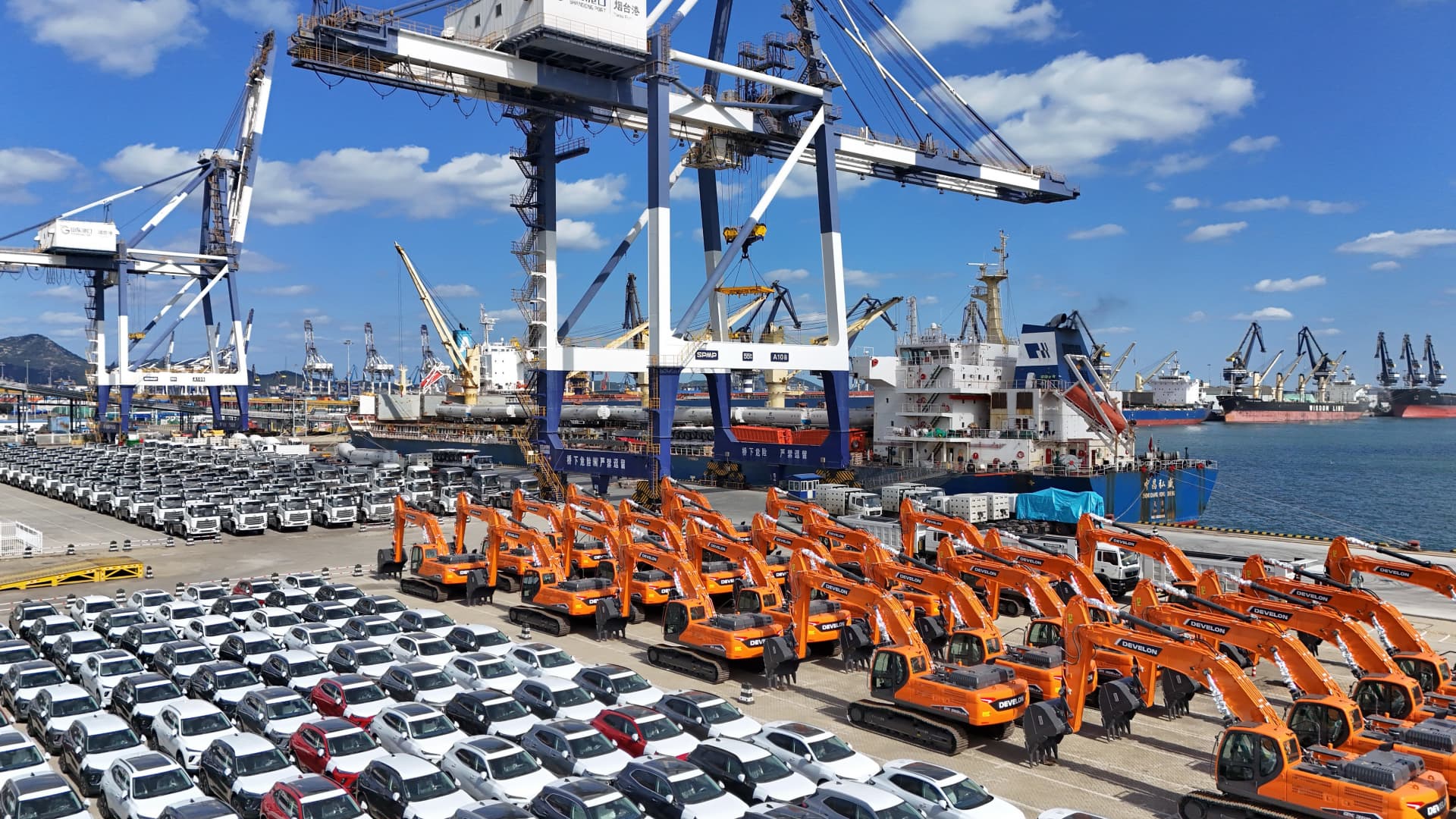 Featured image for China's Manufacturing Slump Continues Amid Mixed Non-Manufacturing Data