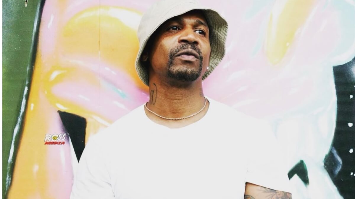 Featured image for 'Fans Roast Stevie J for Skipping Leg Day in New Workout Video'