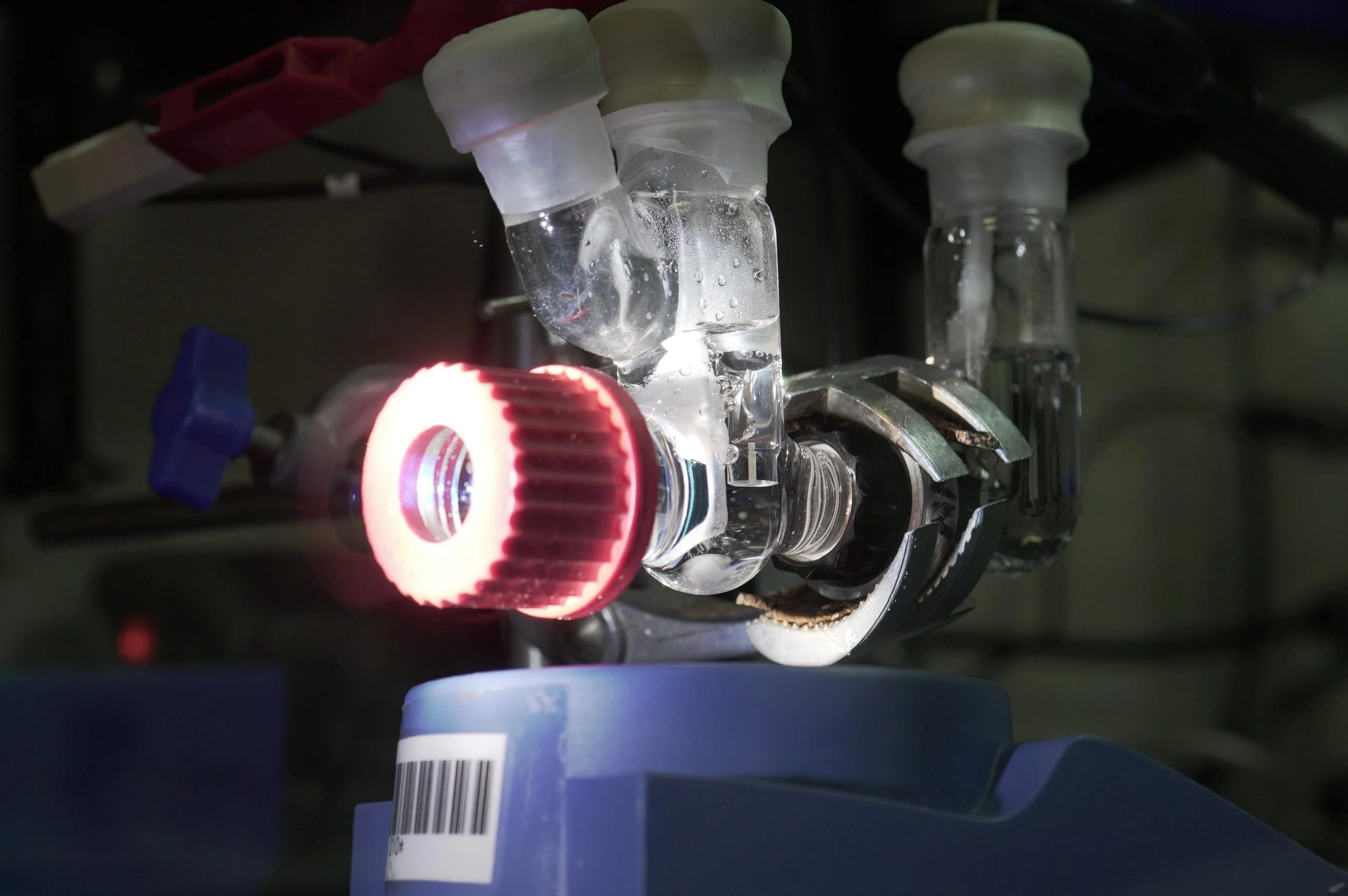 Featured image for Solar-Powered Artificial Leaf Converts CO₂ into Useful Products