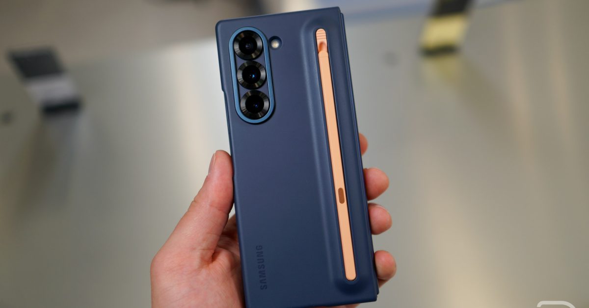 Featured image for Galaxy Z Fold 6 Sees Massive Black Friday Price Drop