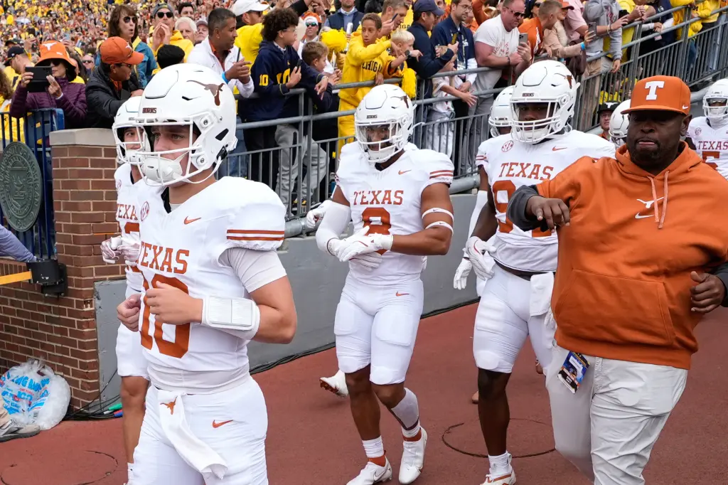 College Football Week 1 Predictions, Highlights, and Best Bets