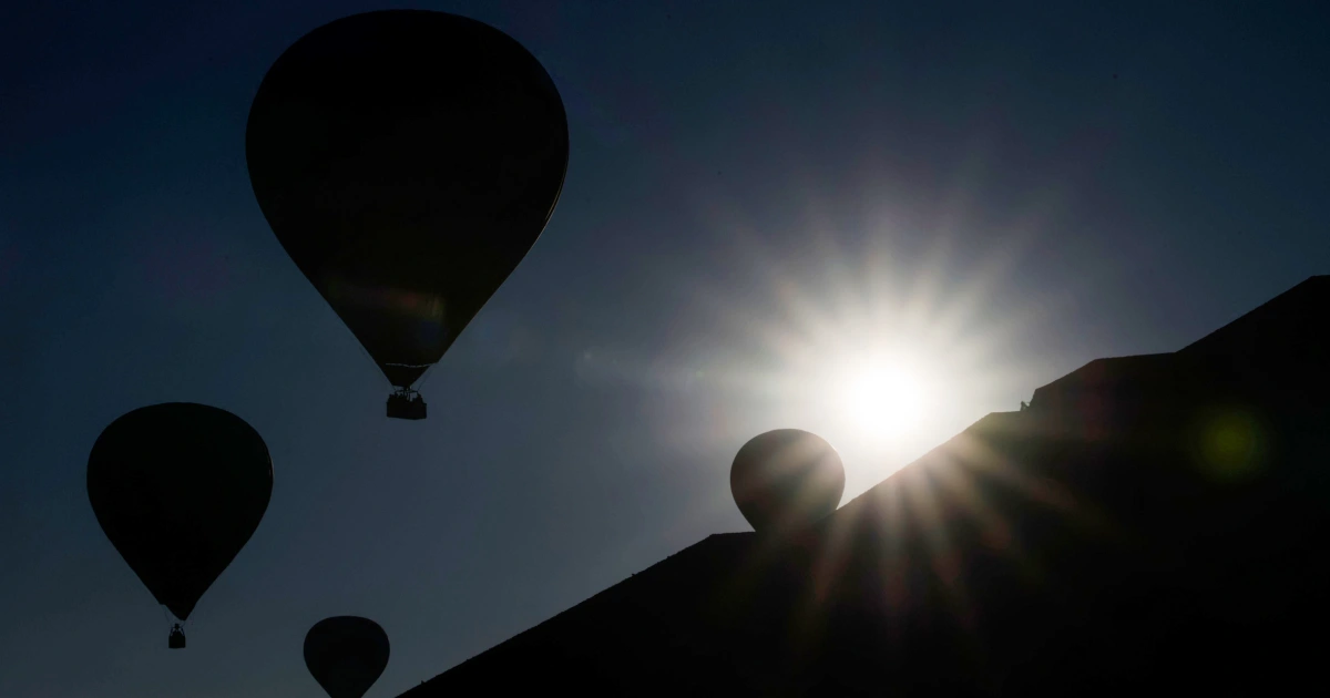 Featured image for Fatal Hot Air Balloon Accident Outside Mexico City Leaves 2 Dead and 1 Injured