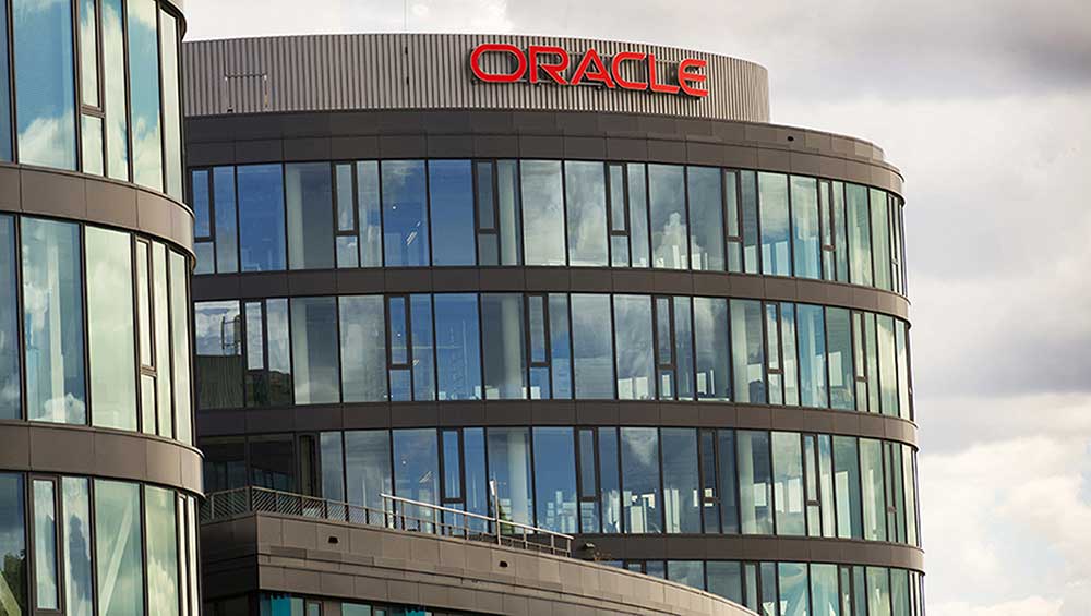 Featured image for Oracle's Stock Declines Amidst Stargate and OpenAI Partnership Challenges