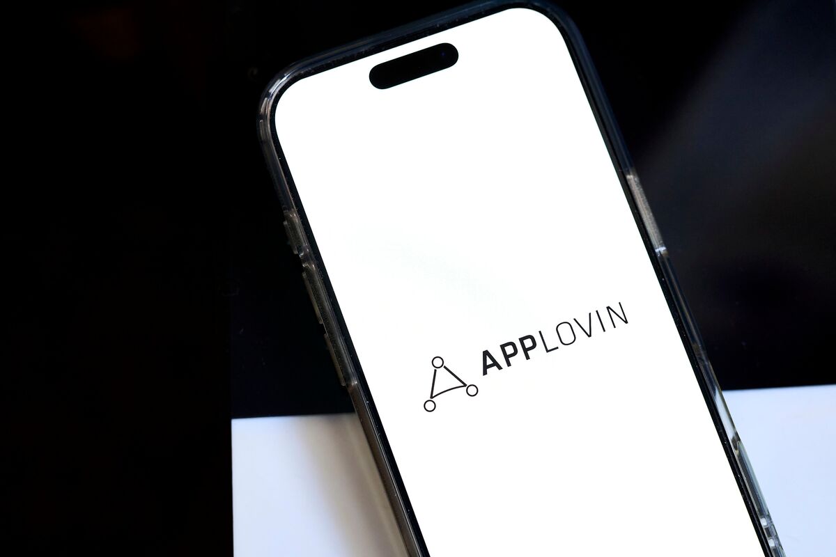 Featured image for AppLovin Shares Drop Amid SEC Data-Collection Investigation