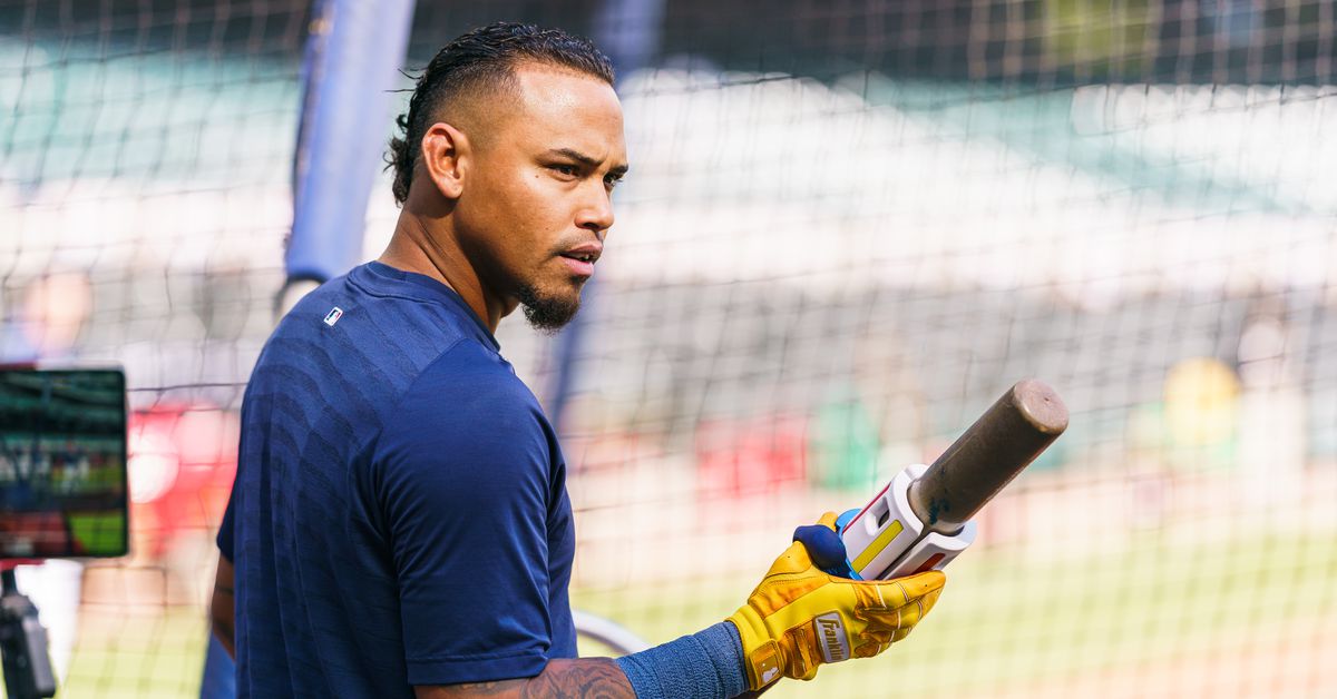 Featured image for Orlando Arcia returns to Braves lineup, Iglesias earns first save against Orioles.