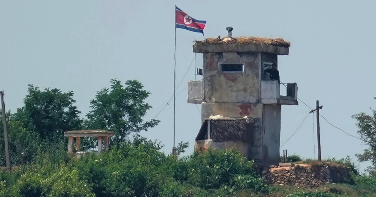 Featured image for North Korean soldier defects to South Korea across heavily fortified DMZ