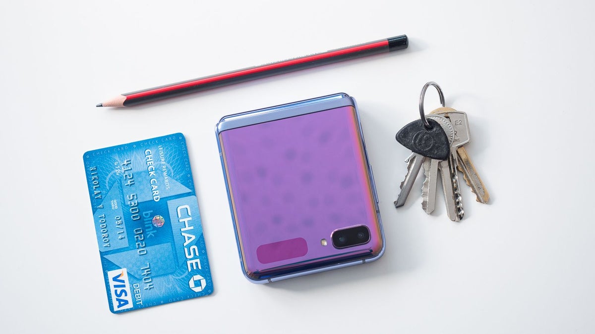 Featured image for Galaxy Z Flip 5: A Visual Journey Through Every Model