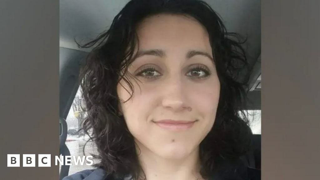 Featured image for Colorado mother Kimberlee Singler extradited from UK in children's deaths case