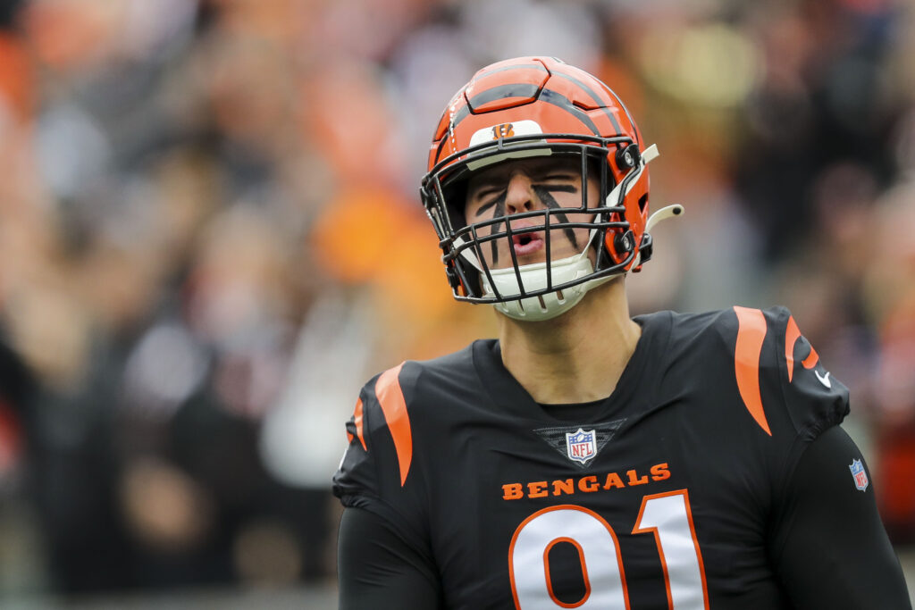 Featured image for Bengals Open to Trading DE Trey Hendrickson Amid Contract Deadlock