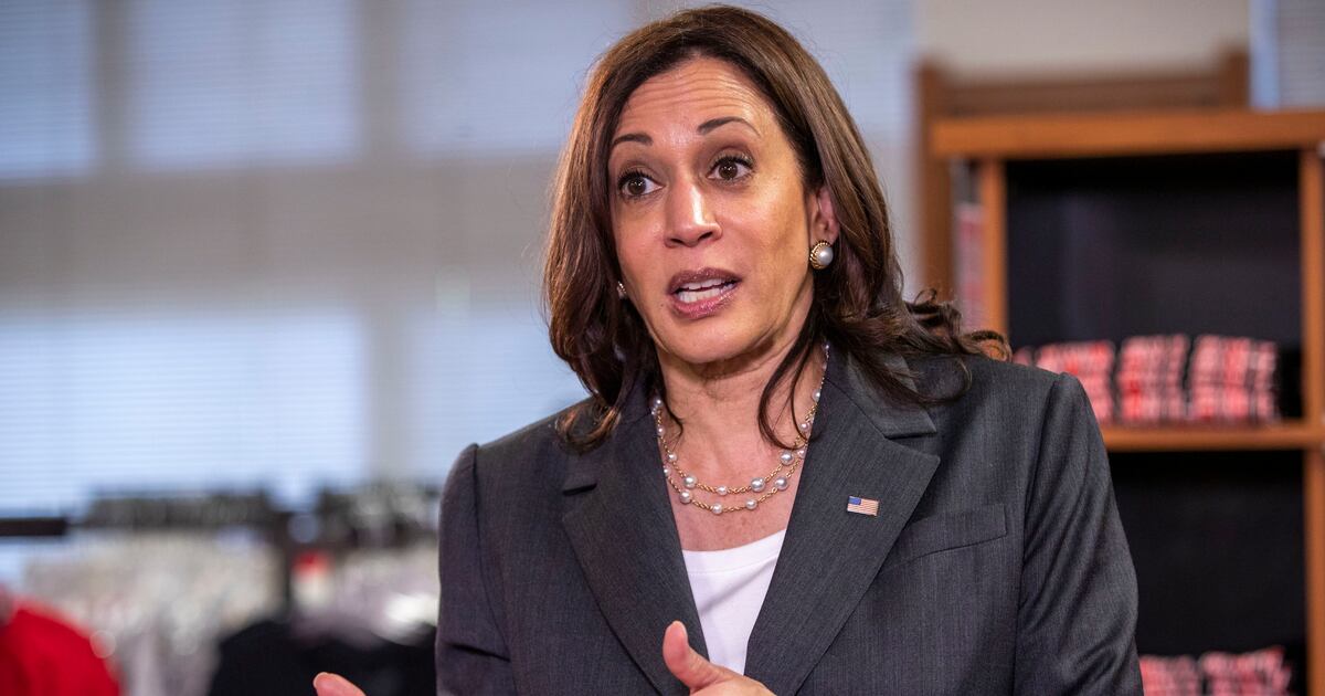 Featured image for VP Harris promotes clean energy and jobs in Georgia visit.