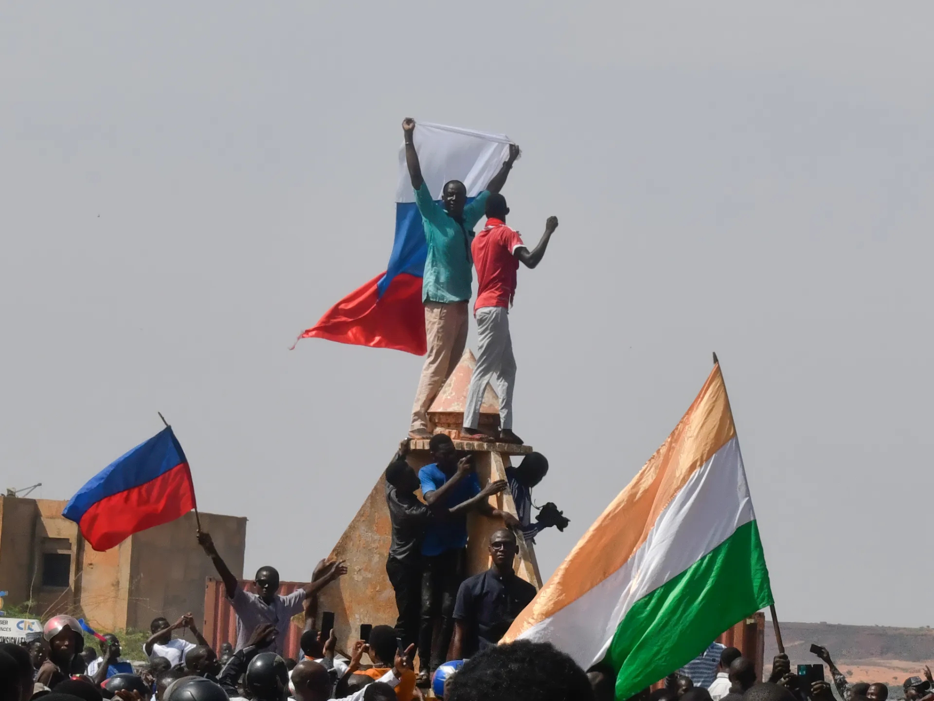 "Niger Coup: French Attack Authorized by Ousted Government, UN Envoy Seeks Constitutional Order Restoration Amid Pro-Coup Protests"
