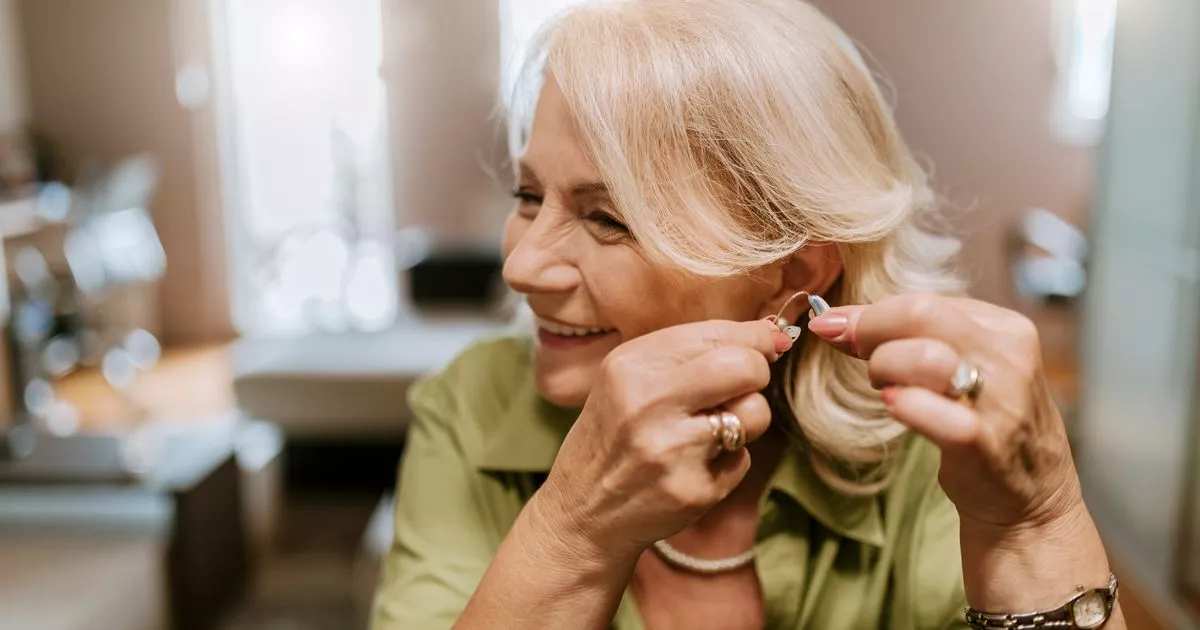 Featured image for Using Hearing Aids Daily Significantly Lowers Dementia Risk