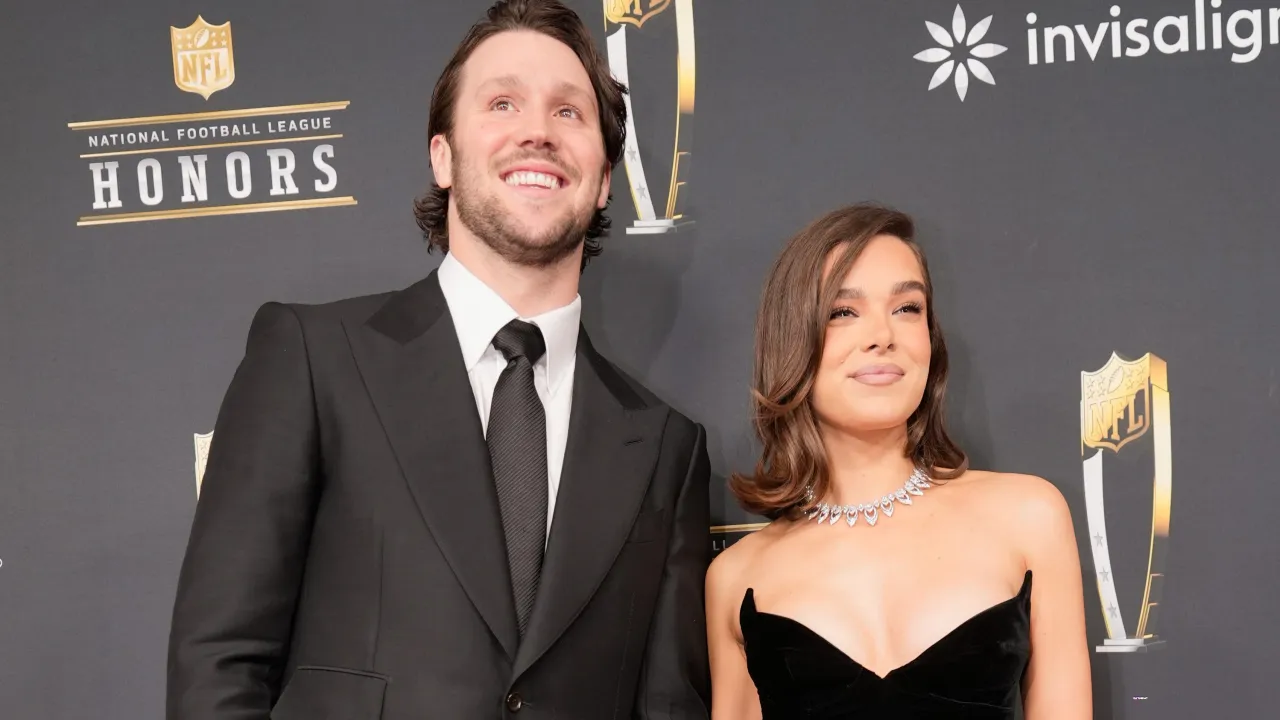 Featured image for Bills' Josh Allen and Hailee Steinfeld Tie the Knot in California
