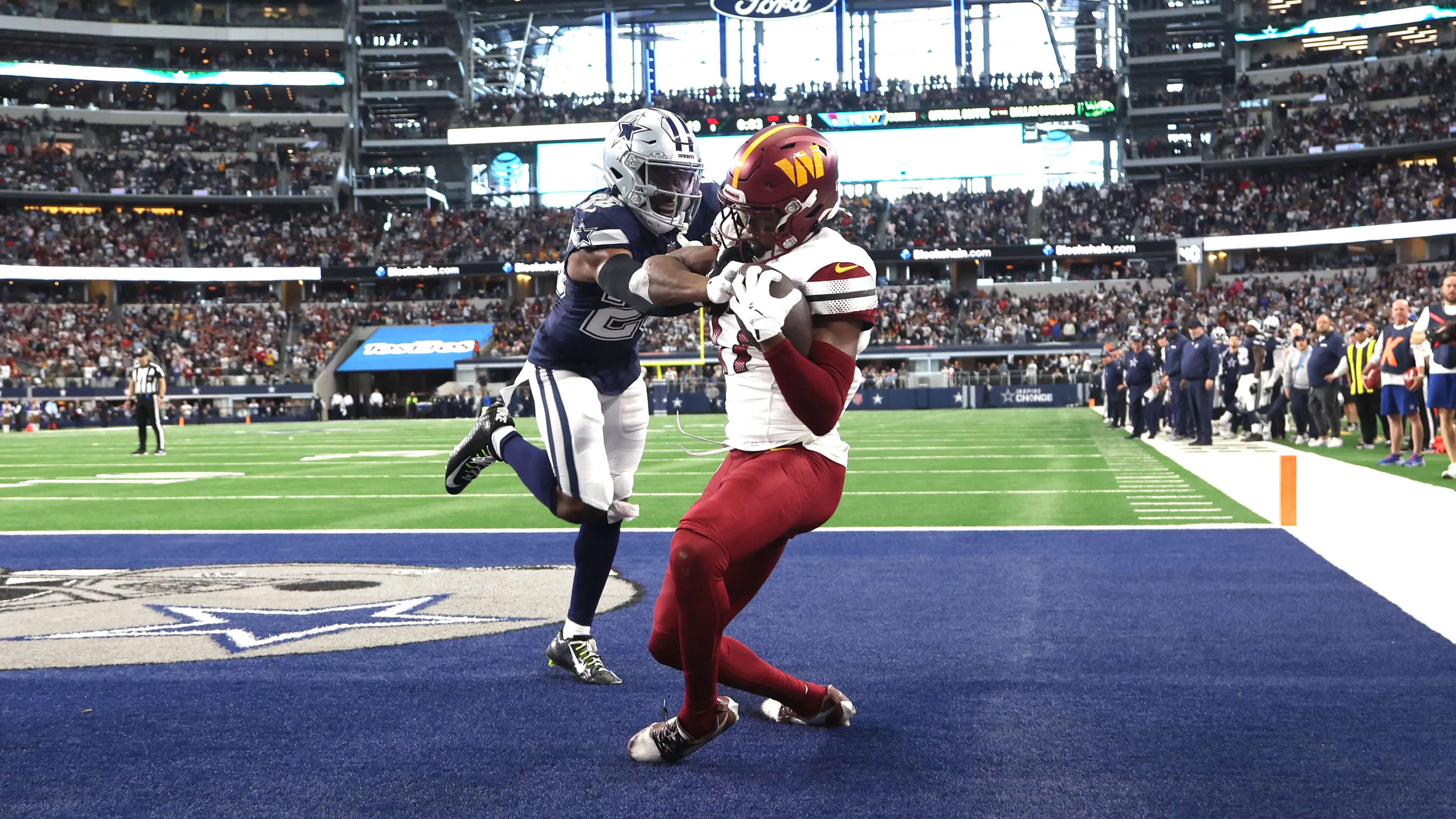 Featured image for Cowboys-Commanders Christmas NFL Game: Live Score and Updates